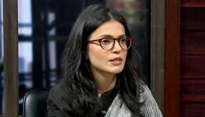 پاکستانی ماڈل و صحافی عینی خان کی فلیٹ میں پر اسرار موت