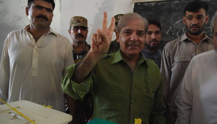 شہباز شریف نے این اے 130 میں ووٹ کاسٹ کر دیا
