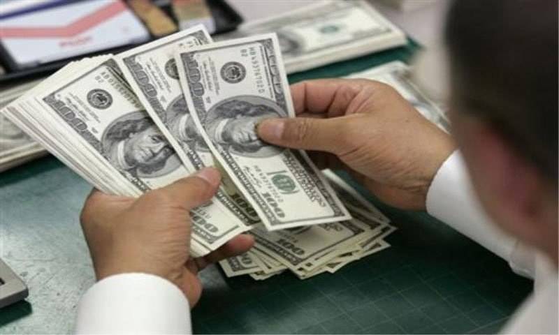 انٹر بینک میں ڈالر 122 کی سطح پر آ گیا