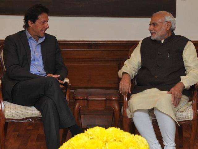بھارتی وزیراعظم کا عمران خان کو ٹیلی فون ، الیکشن جیتنے پر مبارکباد