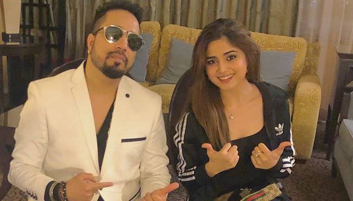  آئمہ بیگ میکا سنگھ کے ساتھ اپنا گانا ریلیز کرنے کیلئے تیار