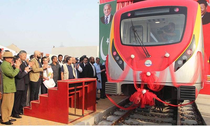 نیب نے اورنج ٹرین منصوبے میں مبینہ کرپشن کیخلاف تحقیقات کی منظوری دیدی
