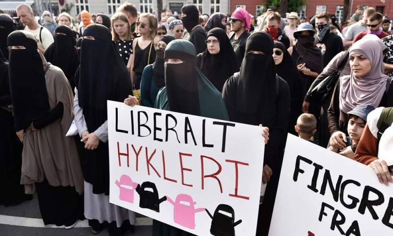ڈنمارک میں نقاب پہننے پر پہلی خاتون کو جرمانہ کر دیا گیا
