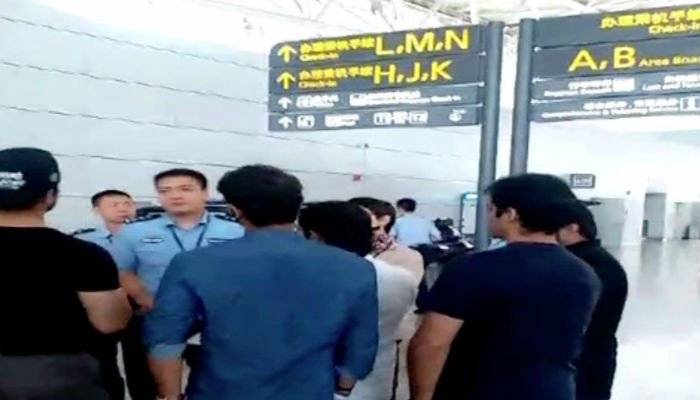چین میں پھنسے پاکستانیوں کو لانے والی پرواز پھر منسوخ ہو گئی