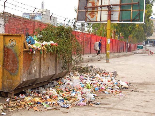 لاہور میں کوڑ ا کرکٹ نہ اٹھایا جاسکا،شہر بھر میں تعفن پھیلنے لگا