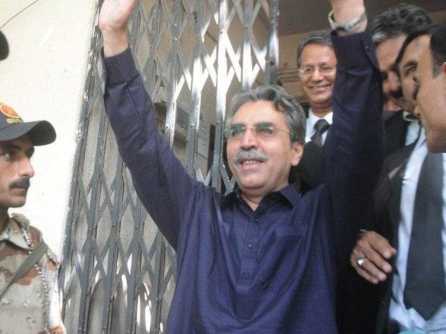 عامر خان، منہاج قاضی، رئیس مما پر ترمیمی فرد جرم عائد