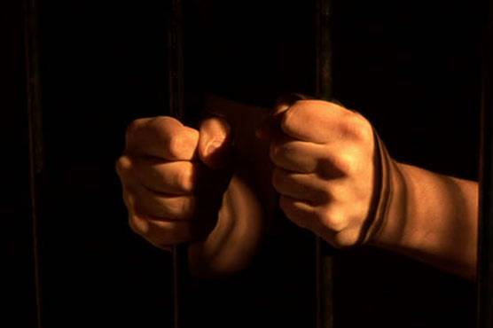 سوشل میڈیا کے ذریعےخاتون کو بلیک میل اور بدنام کرنیوالا ملزم گرفتار