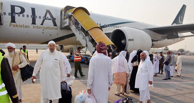پی آئی اے کی خصوصی پرواز 70 عازمین حج کو چھوڑ کر سعودی عرب روانہ