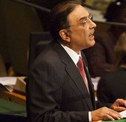 قومی اسمبلی تقریب حلف برداری،آصف زرداری نے سب سے پہلے رول آف ممبر ز پر دستخط کئے