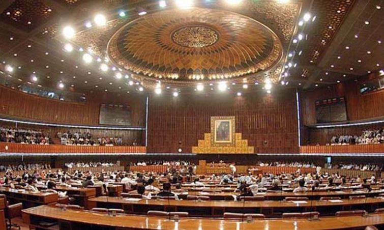 ایک ہی گھر کے تین افراد قومی اسمبلی پہنچ گئے