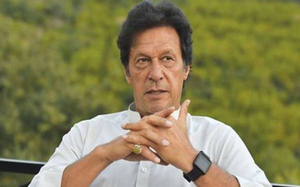 عمران خان نے وزارت عظمیٰ کے لیے کاغذات نامزدگی جمع کرا دیے