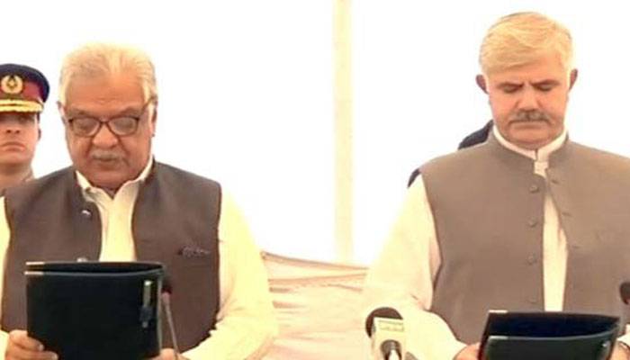 وزیراعلیٰ خیبرپختونخوا محمود خان نے اپنے عہدے کا حلف اٹھا لیا
