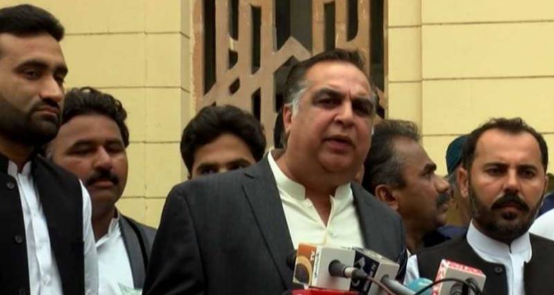 پی ٹی آئی رہنما عمران اسماعیل نے گورنر سندھ کے عہدے کا حلف اٹھالیا
