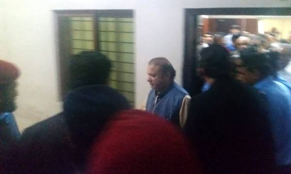 نوازشریف نے پیپلزپارٹی کو پی ٹی آئی کا بغل بچہ قراردینے کے بیان کی تردید کردی