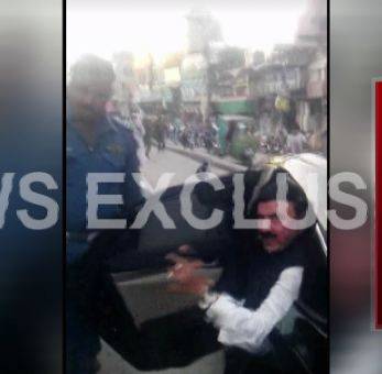 پروٹوکول میں خلل آنے پر شیخ رشید نے شہریوں کو کھری کھری سنادیں