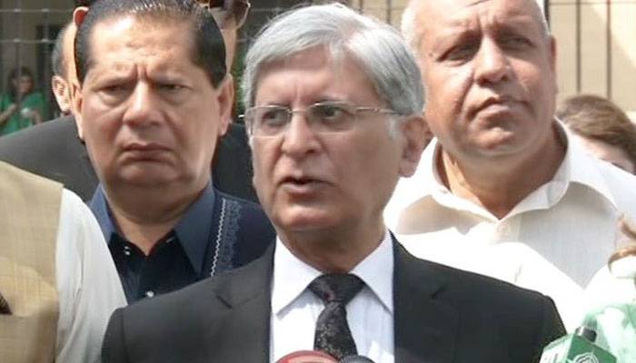 امید ہے فضل الرحمان صدارتی امیدوار کی دوڑ سے دستبردار ہو جائیں گے، اعتزاز احسن