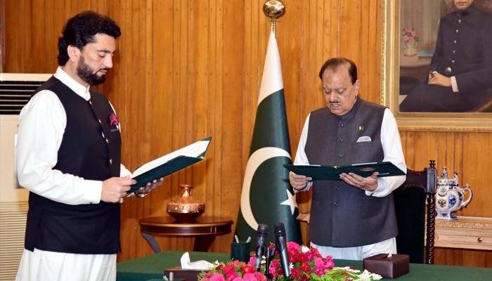  شہریار آفریدی نے وزیر مملکت برائے داخلہ کے عہدے کا حلف اٹھا لیا