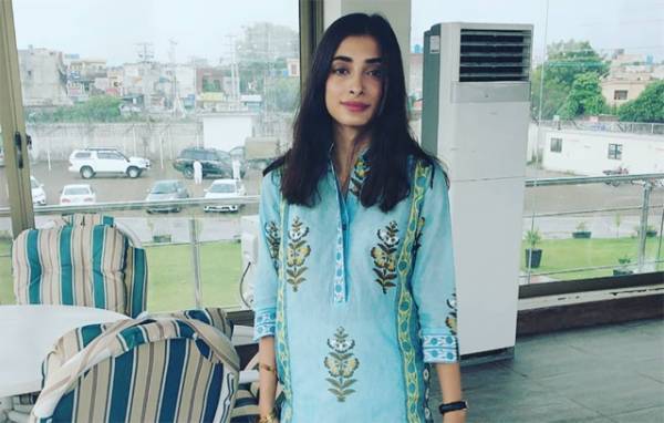 معروف پاکستانی ماڈل انعم تنولی نے خود کشی کر لی 