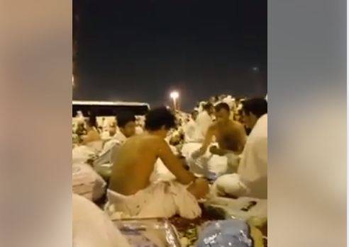 حج کے موقع پر مزدلفہ میں حاجیوں کی 