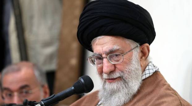 ایران کی مسلح افواج اپنی قوت میں اضافہ کریں، آیت اللہ خامنہ ای