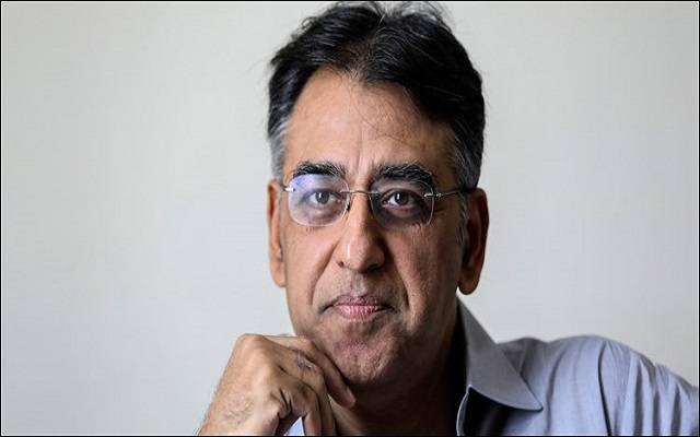 وزیر خزانہ اسد عمر رسک لینے سے نہیں ڈرتے، بلومبرگ