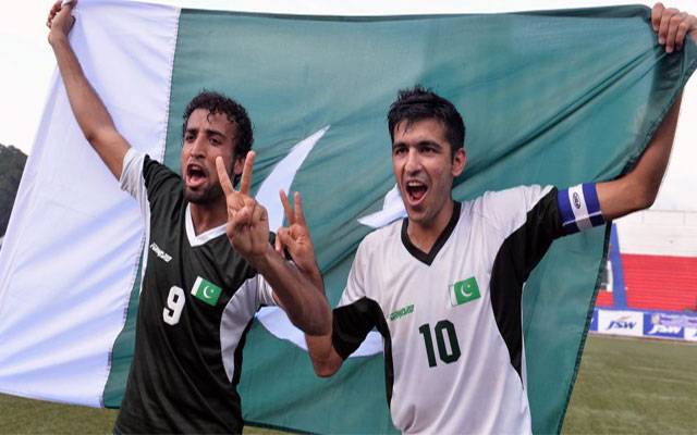 قومی فٹ بال ٹیم کے سابق کپتان کلیم اللہ کو شوکاز نوٹس جاری