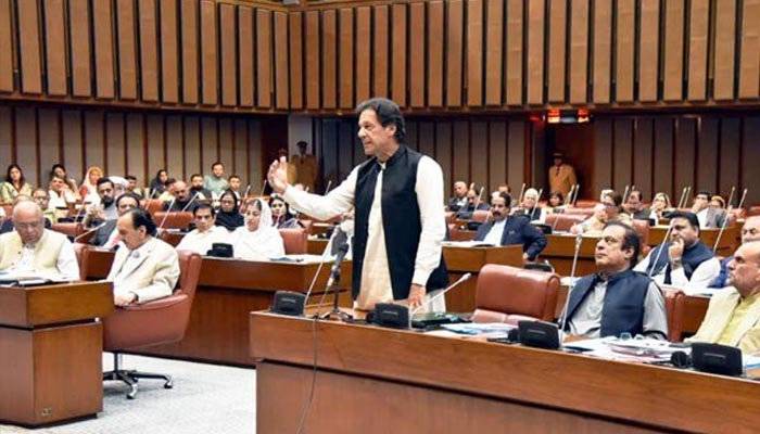 جو بچے پاکستان میں پیدا ہوتے ہیں ان کا پاکستانی شہری ہونے کا حق ہے، وزیراعظم