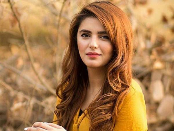 مومنہ مستحسن کی سوشل میڈیا پر وائرل تصاویر نے سب کو حیران کر دیا 