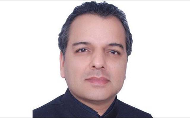 پی ٹی آئی حکومت نے لیپ ٹاپ اسکیم کو خزانے پر بوجھ قرار دے دیا