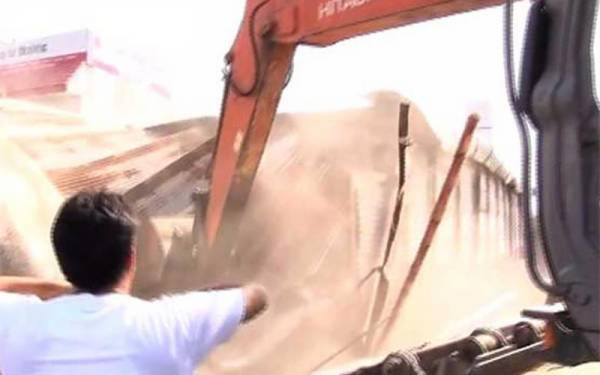 لاہور میں منشا بم کی مبینہ قبضے کی جگہ پر غیر قانونی تعمیرات مسمار