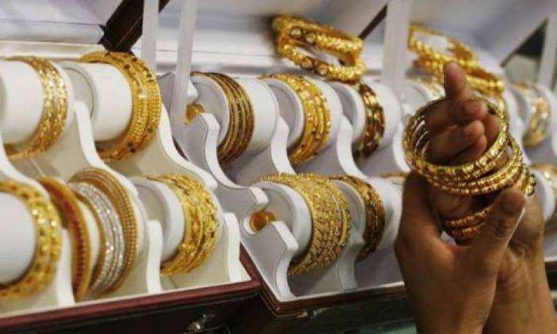 ڈالر کی قیمت میں اضافے کے بعد سونے کی قیمت میں بھی اضافہ 