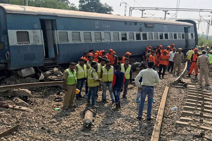 بھارت میں خوفناک ٹرین حادثہ ، 17 افراد ہلاک ، 30 سے زائد زخمی ہوگئے