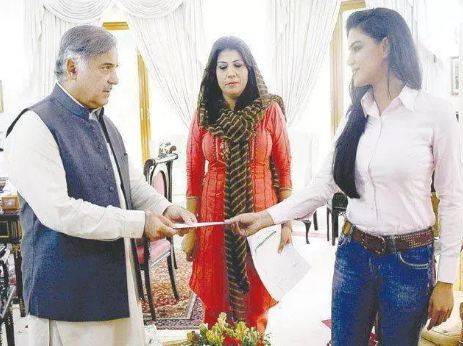 اداکارہ وینا ملک کا شہباز شریف کو ’ڈرامہ کوئین‘ کہنا مہنگا پڑ گیا