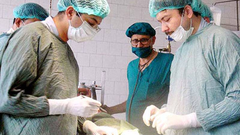 سندھ حکومت کا بغیر امتحان کے ڈاکٹرز بھرتی کرنے کا فیصلہ