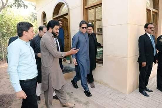وزیراعظم عمران خان کی بنی گالا میں ذاتی رہائش گاہ میں مسجد تعمیر
