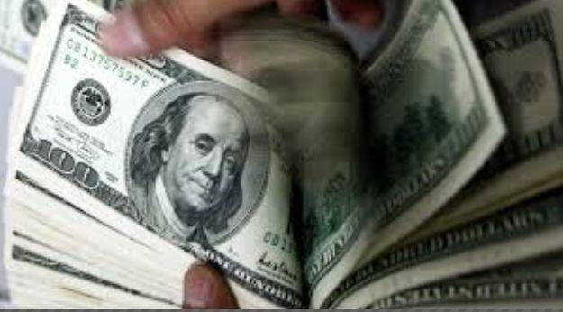 ڈالر پھر مہنگا،روپے کے مقابلے میں 19 پیسے کا اضافہ