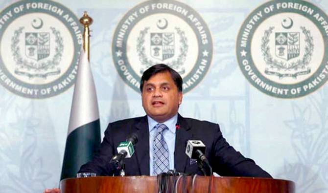 'پاکستان گھبراتا نہیں بھارت سے بات چیت کے ذریعے معاملات حل کیے جا سکتے ہیں'