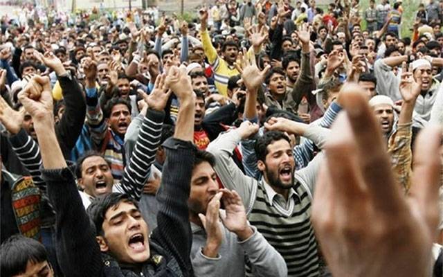 بھارتی فوج کے قبضے کو 71 برس مکمل ہونے پر کشمیریوں کا احتجاج ، ہڑتال