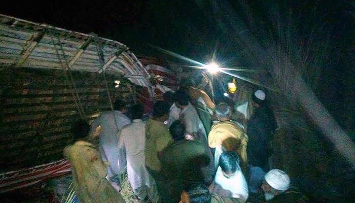 اپر کوہستان میں مسافر کوسٹر کھائی میں جاگری، 17 افراد جاں بحق