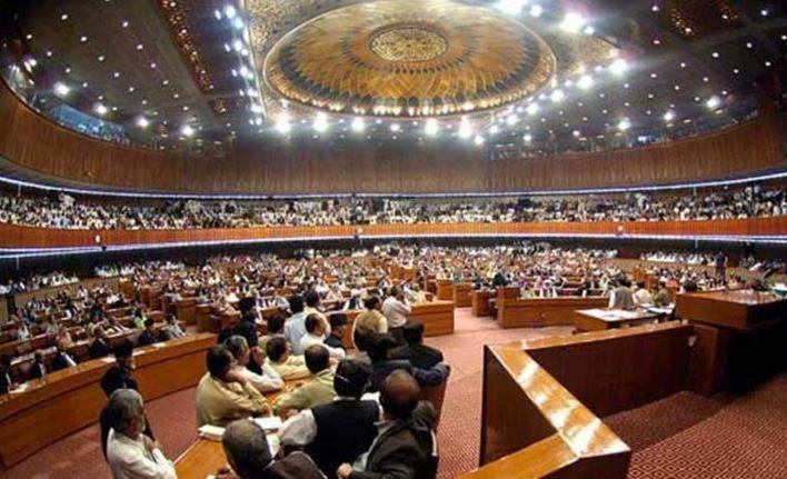  اسد عمر کے فضل الرحمن کو گمراہ کہنے پر اپوزیشن کا احتجاج