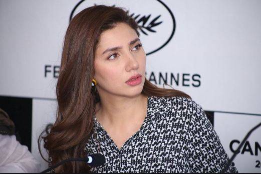 خواتین تعلیم کے ذریعے ہی اپنا حق لے سکتی ہیں، ماہرہ خان