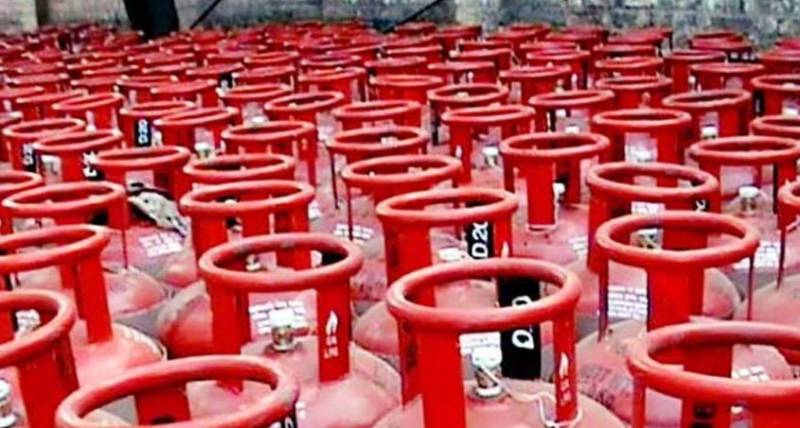  ایل پی جی کی قیمت میں 15 روپے فی کلو کمی