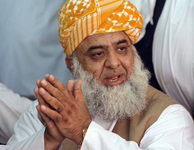 مولانا سمیع الحق کے بعد مولانا فضل الرحمان کی جان کو بھی خطرہ ہے،سیکیورٹی ذرائع 