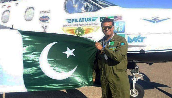 مشن پرواز مکمل، فخر عالم دنیا کے گرد چکر لگانے والے پہلے پاکستانی بن گئے