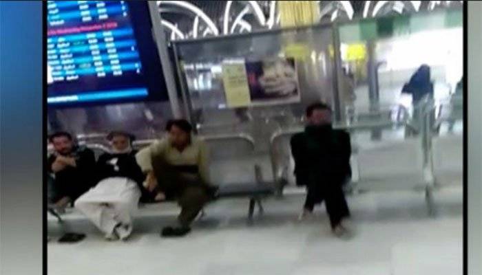 عراق میں پھنسے زائرین کو پاکستانی سفارت خانے نے وطن واپس بھیج دیا