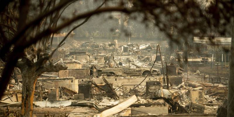 کیلیفورنیا میں آتشزدگی، ہلاکتوں کی تعداد 42 ہو گئیں