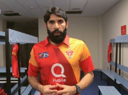 مصباح الحق نے پی ایس ایل میں بطورکھلاڑی شرکت کا فیصلہ