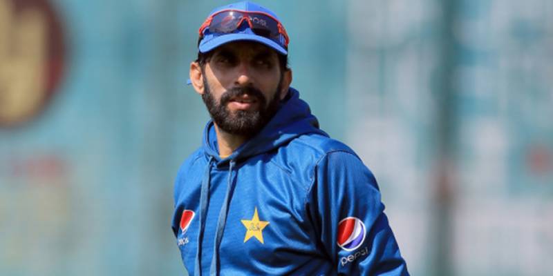 مصباح الحق نے پشاور زلمی کو جوائن کر لیا