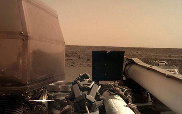 ناسا کا بغیر پائلٹ خلائی جہاز 'انسائٹ' کامیابی سے مریخ پر پہنچ گیا 