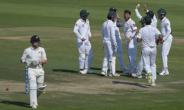 فیصلہ کن ٹیسٹ ،پاکستانی باﺅلروں نے نیوزی لینڈ کے 4 کھلاڑی 73 رنز پر آﺅٹ کردیئے